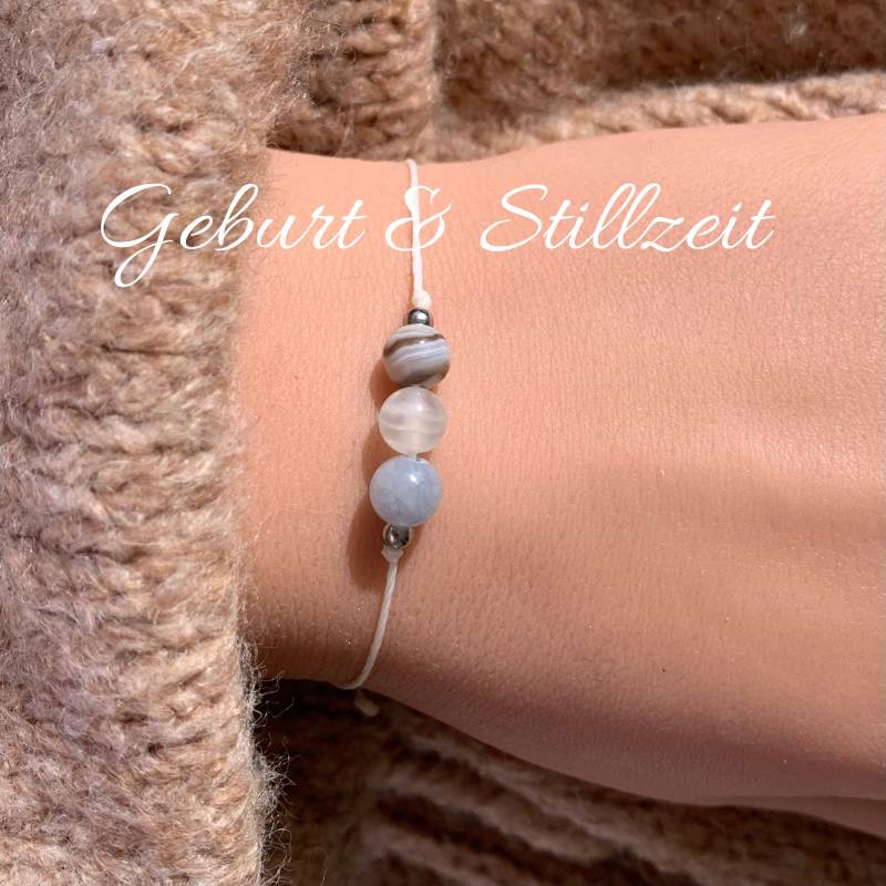 Geschenk Zur Geburt Stillzeit Personalisiert Schutzarmband Armband Edelsteinarmband Kristallarmband Botswana Achat Mondstein Chalcedon von lunevillage