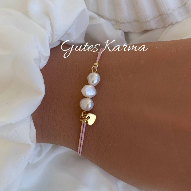 Süsswasserperlen Gutes Karma Armband Verstellbar 18K Vergoldet Geschenk Zu Ostern Perlmutt von lunevillage