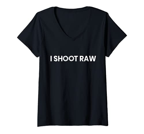 Damen Fotografen T-Shirt - I Shoot Raw Kamera Blende Spiegelreflex T-Shirt mit V-Ausschnitt Damen Fotografen T-Shirt - I Shoot Raw Kamera Blende Spiegelreflex T-Shirt mit V-Ausschnitt von lustige Fotografen T-Shirts & Geschenke