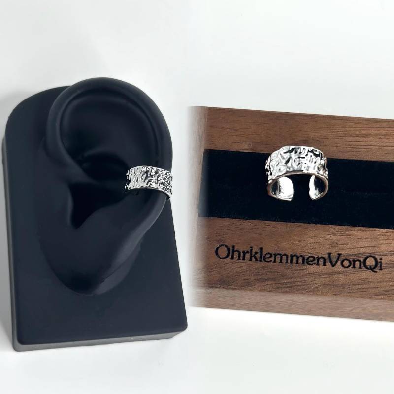 Breiter Ohrclip Silber - Strukturiertes Design, Ohrklemme Ohne Piercing, Unisex & Herren Piercing von lustigerSchmuckVonQi
