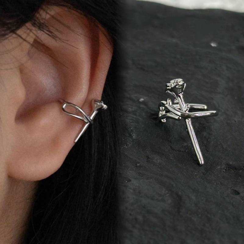 Handcrafted Silver Ear Cuff - Unique Textured Design With Ribbon Detail, Unisex Adjustable Wrap, Minimalist Statement Jewelry, Gift For von lustigerSchmuckVonQi