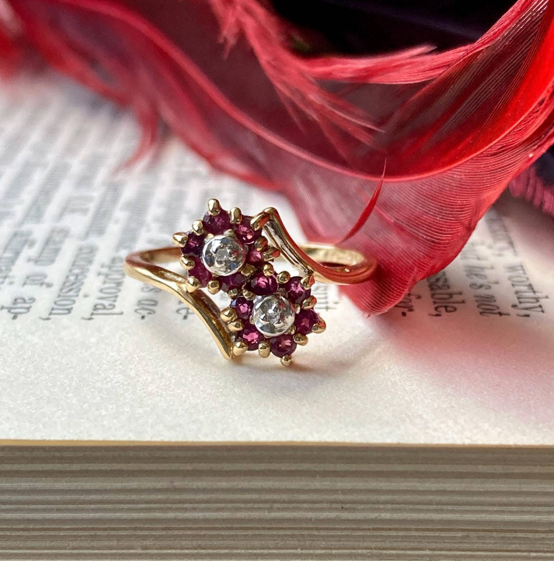 Vintage 10K Rubin Diamant Blumen Moi Et Toi Gold Ring - Artikeldetails in Der Beschreibung Vintage 10K Rubin Diamant Blumen Moi Et Toi Gold Ring - Artikeldetails in Der Beschreibung von luxcharm