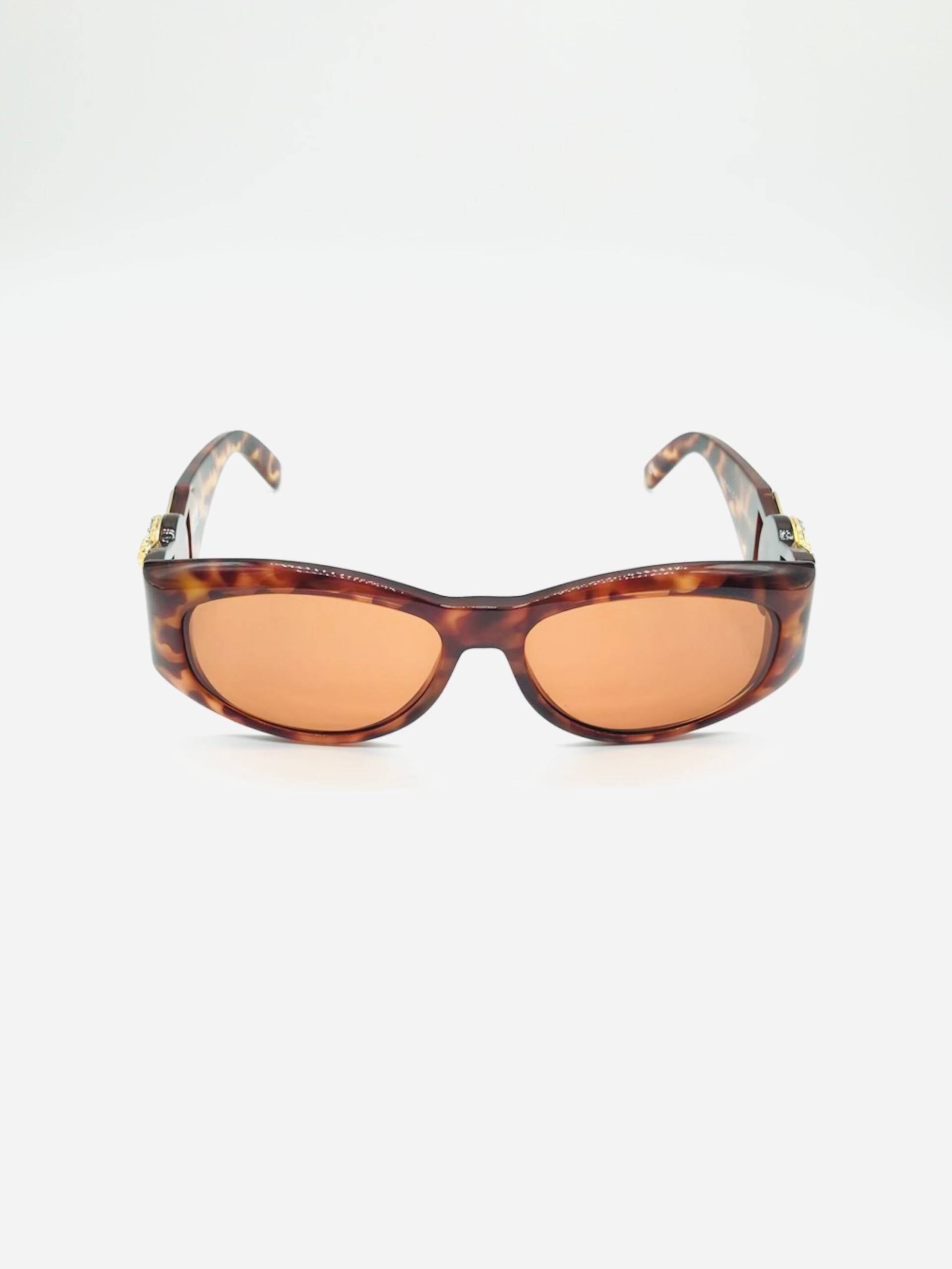 Giannı Versace Mod 424 Col 280/90S Vintage Rare Sonnenbrille Damen & Herren Rahmen Nos Giannı Versace Mod 424 Col 280/90S Vintage Rare Sonnenbrille Damen & Herren Rahmen Nos von luxorysunglassesco