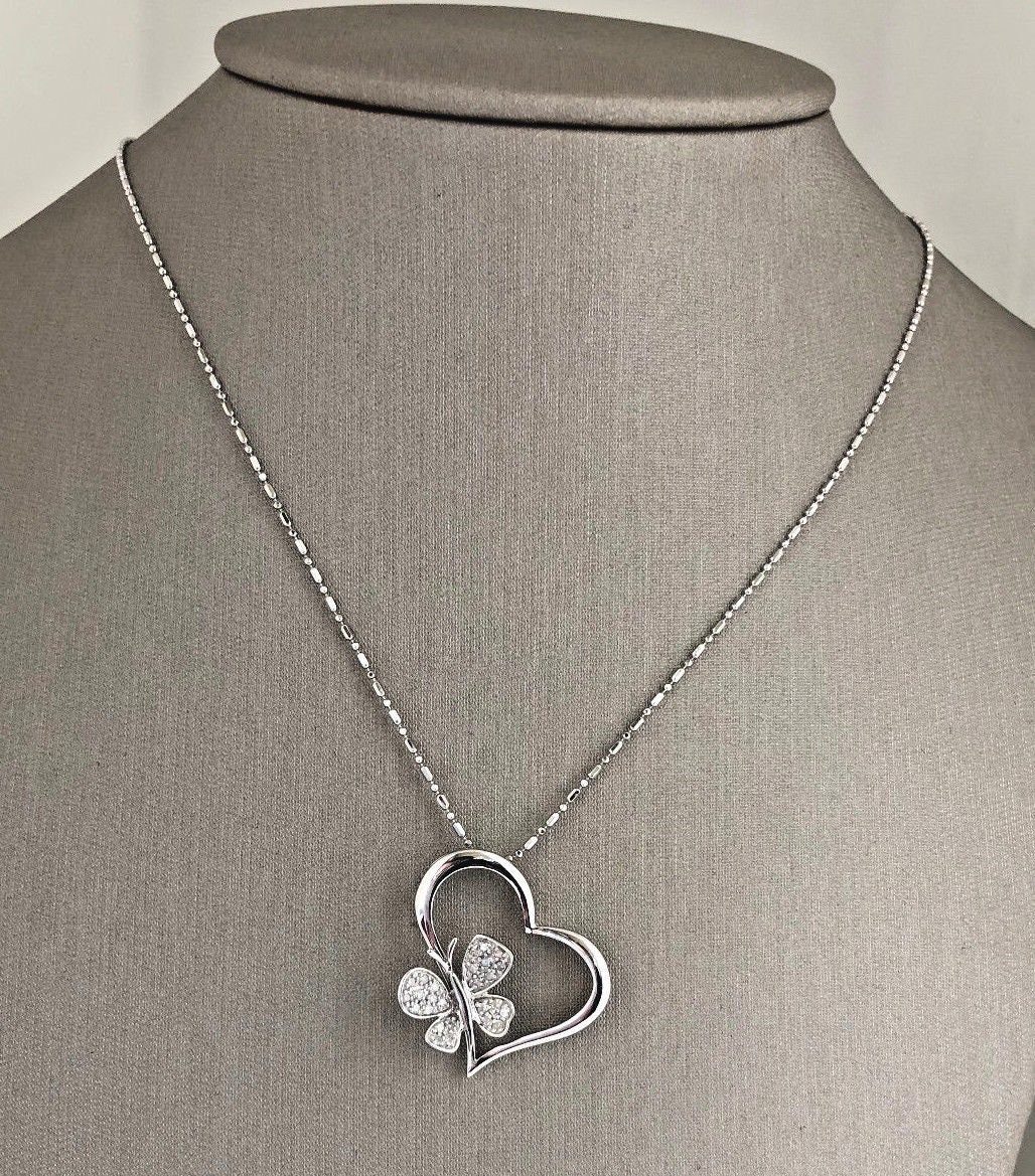 10K Weißgold Diamant Schmetterling Herz Anhänger Halskette 10K Weißgold Diamant Schmetterling Herz Anhänger Halskette von luxurySFjewelry