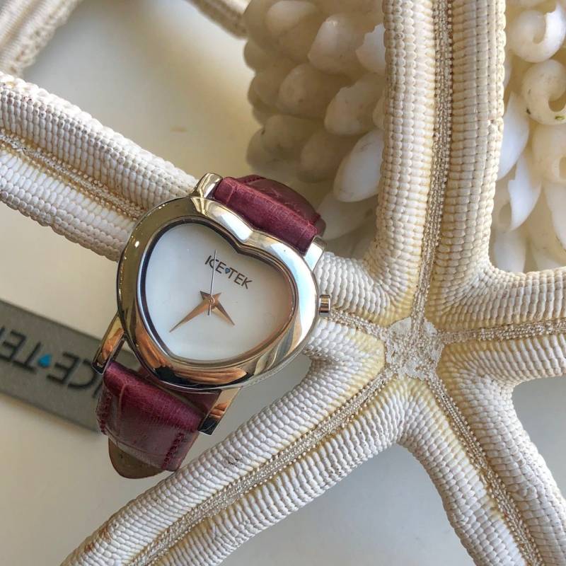 Burgund Magenta Rot Echtes Lederband Wasserdichte Herzförmiges Gehäuse Damenuhr von luxurySFjewelry