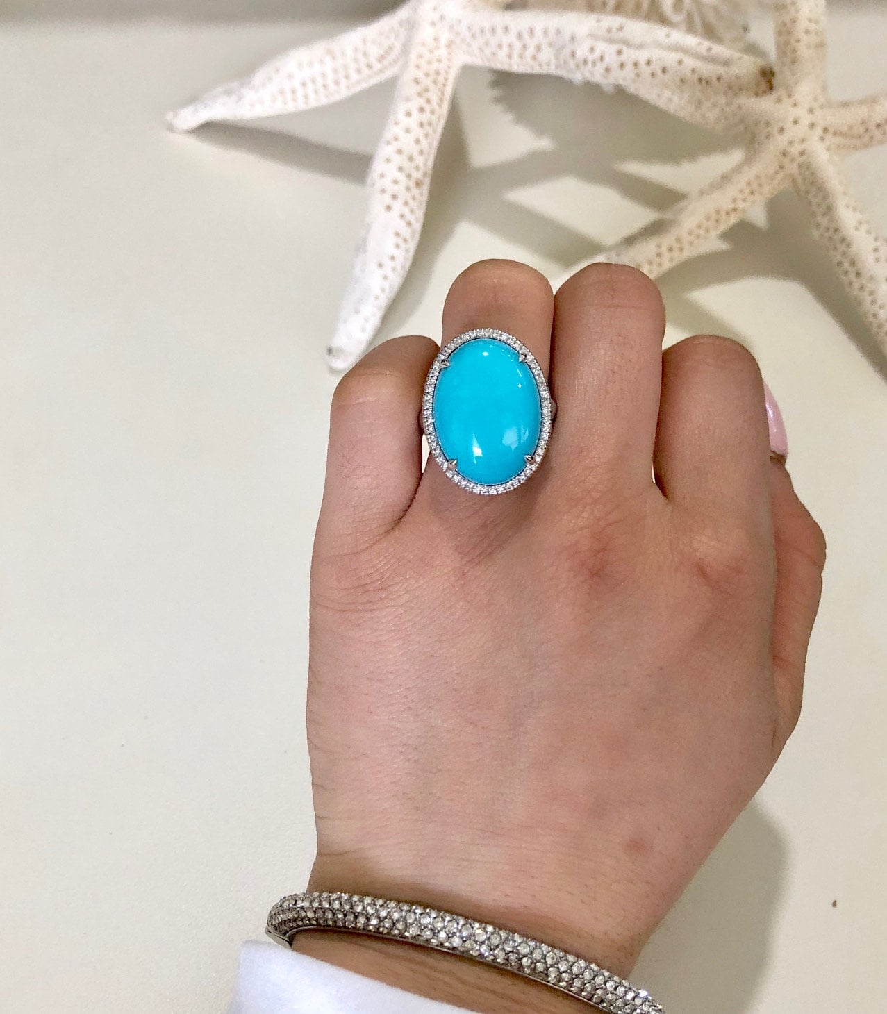 Dornröschen Türkis Ring Diamant Halo, Solitär 18K Weißgold Dornröschen Türkis Ring Diamant Halo, Solitär 18K Weißgold von luxurySFjewelry