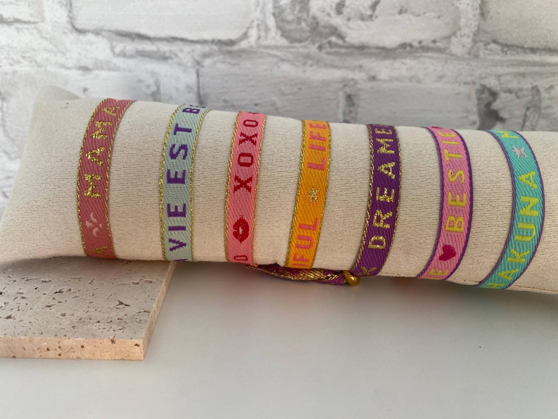 Pulseira De Texto Estilo Ibiza - Festival Feita Tecido, Joias Boho, Pulseira Amizade Hippie Pulseira De Texto Estilo Ibiza - Festival Feita Tecido, Joias Boho, Pulseira Amizade Hippie von luzjewellerystore