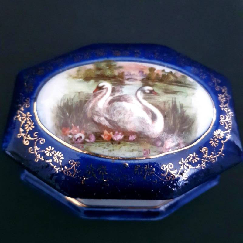Antik Porzellan Schatulle Mit Deckel 8Lau Gold Schwan Handgemalt 2403 von lwiedbeauty