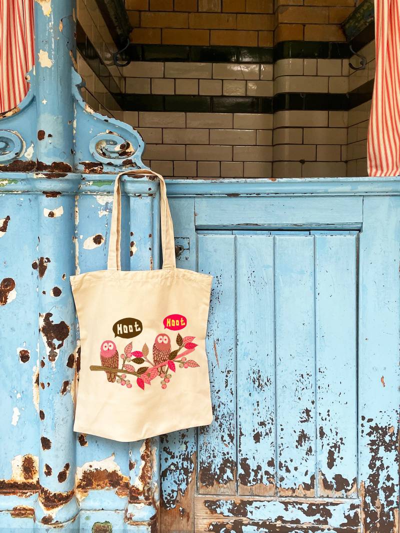 Hoot | Super Weiche, Fair Produzierte, Polyester Tasche Mit Kawaii Eulen Hoot | Super Weiche, Fair Produzierte, Polyester Tasche Mit Kawaii Eulen von lydiameiying