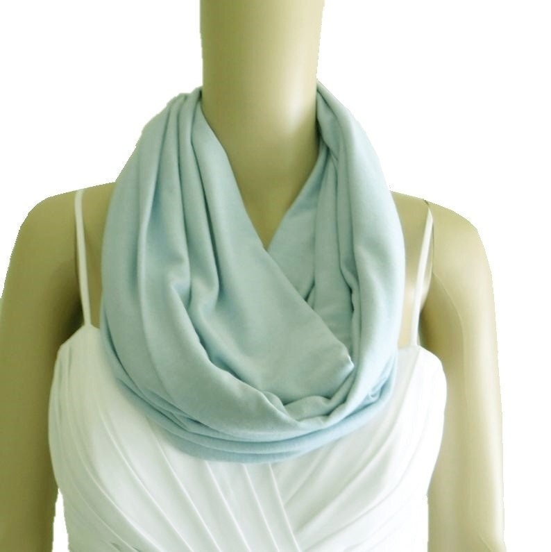 Baby Blauer Infinity Schal. Loop/Schal in Hellblau. Weicher Baumwolle Spandex von lynamobley2012