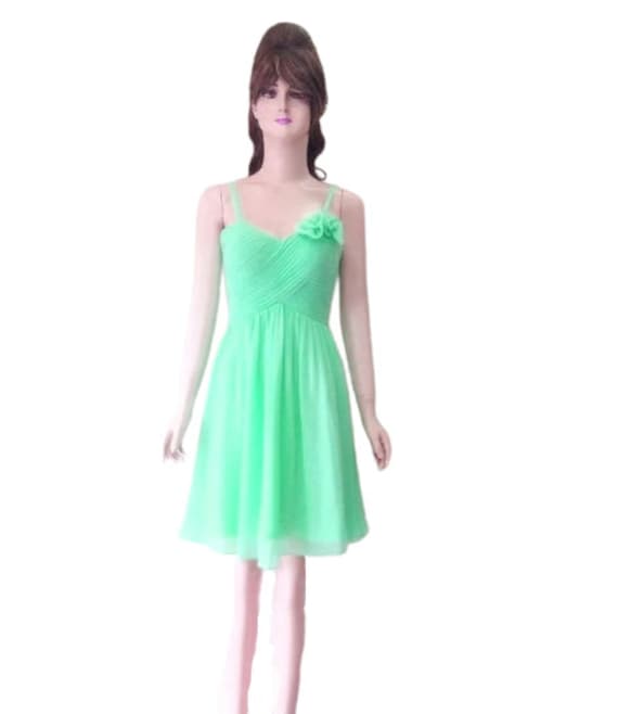 Mintgrünes Brautjungfernkleid. Abendkleid. Chiffon Knielanges Kleid von lynamobley2012