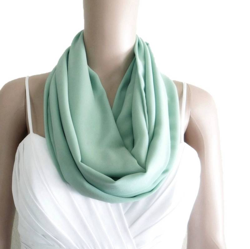 Schiefer-Blau Weichen Chiffon Schal. Loop. Loop-Schal von lynamobley2012