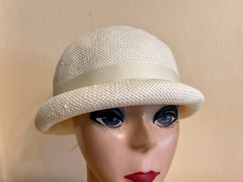 Creme Toyo Stroh Cloche Hut Downton Abtei 1920Er Jahre Stil Creme Toyo Stroh Cloche Hut Downton Abtei 1920Er Jahre Stil von lyndahats
