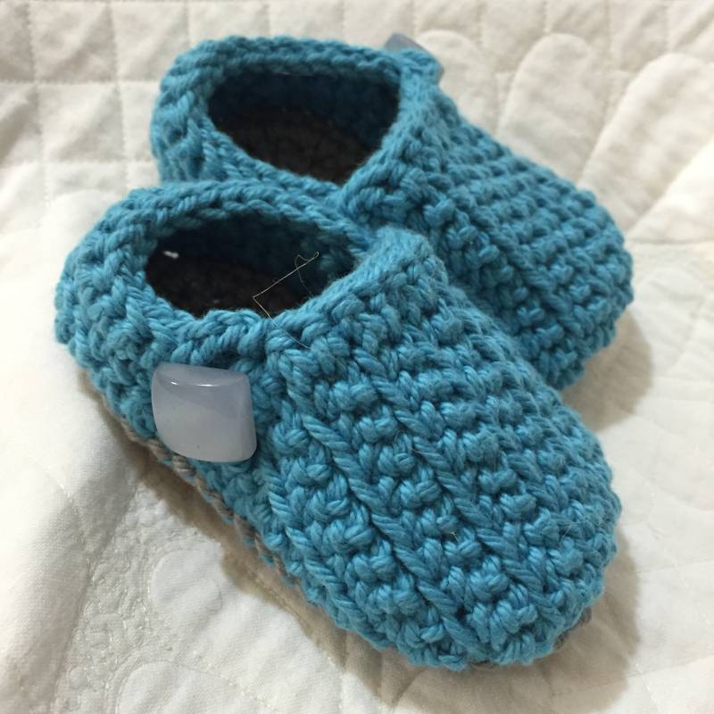 Gehäkelte Baby Booties Teal Und Grau Loafers Mit Vintage Knopf Quiltsy Handmade von lynndalou