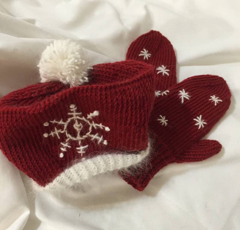 Gestricktes Set Kindermütze Und Fäustlinge Winter Wunderland Schneeflocke Rot Weiß Quiltsy Handmade von lynndalou