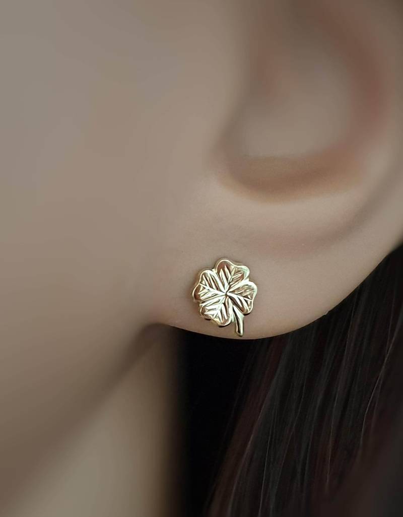 Echt 333 8K Gold Vierblättriges Kleeblatt Glücksbringer Ohrstecker Ohrringe Ohrschmuck von mArteShop