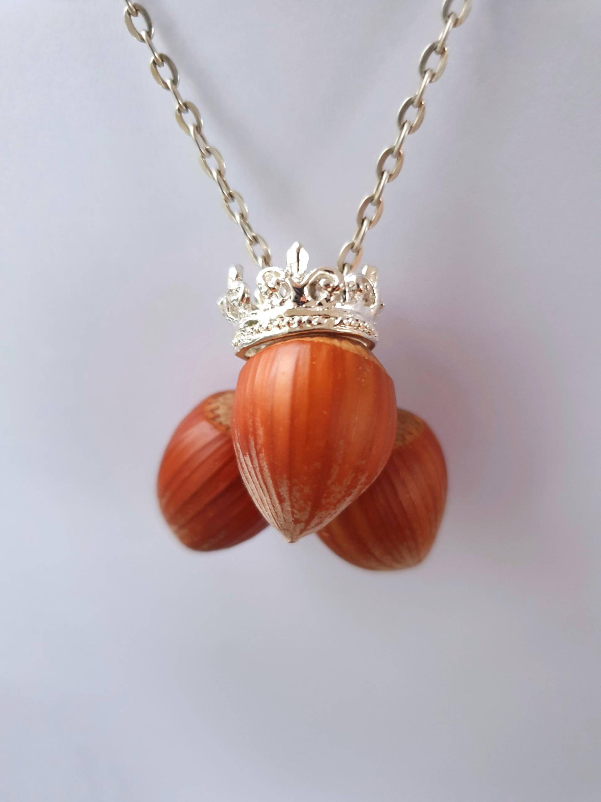 Halskette 3 Echte Haselnüsse/Dirndl Trachtenkette Kette Dirndlkette Trachtenschmuck, Wiesn Oktoberfest, Made in Germany Wunschlänge von mArteShop