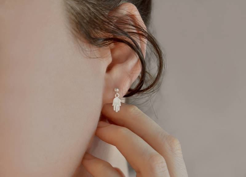 Hamsa Hand Ohrringe. Sterling Silber. Von Miriam, Fatima. Khamsa. Schutz-Amulett. Gottes. Talisman Gegen Den Bösen Blick. Humes Hamsa Hand Ohrringe. Sterling Silber. Von Miriam, Fatima. Khamsa. Schutz-Amulett. Gottes. Talisman Gegen Den Bösen Blick. Humes von mLightly