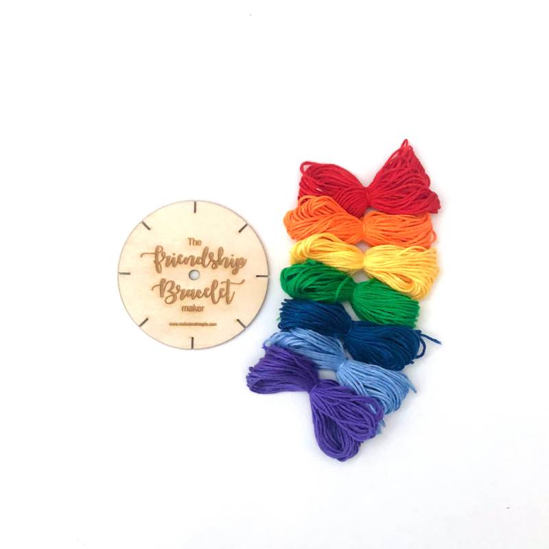 The Friendship Bracelet Maker, Freundschaftsarmband Kit, String Art, Reisegeschenk, Stickerei, Diy Bastelset The Friendship Bracelet Maker, Freundschaftsarmband Kit, String Art, Reisegeschenk, Stickerei, Diy Bastelset von mabelandmaple