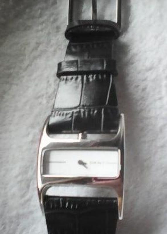 Uhr Unisex Für Damen Und Herren, Extravagant, Schlichtes Design, Nur 3Mal Getragen. Neuwertig. 1A Zustand von mabelle101