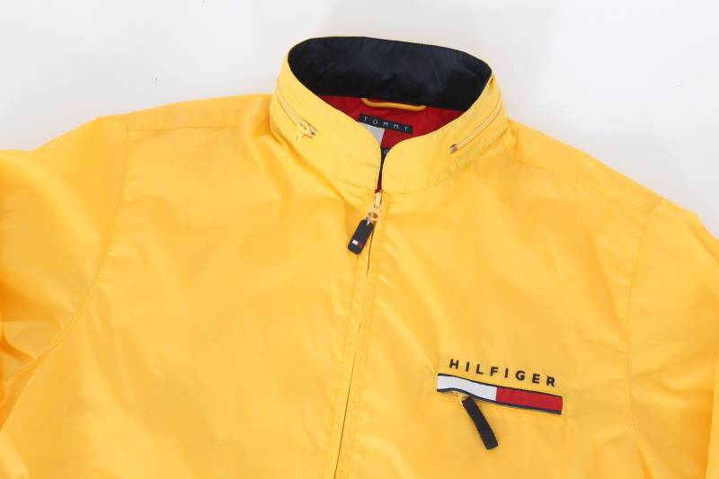 Tommy Hilfiger Vintage Gelbe Nylon Windbreaker Segeljacke 1990Er Reißverschluss Sportlich Work Out Mantel Gr. L von mad4modvintage