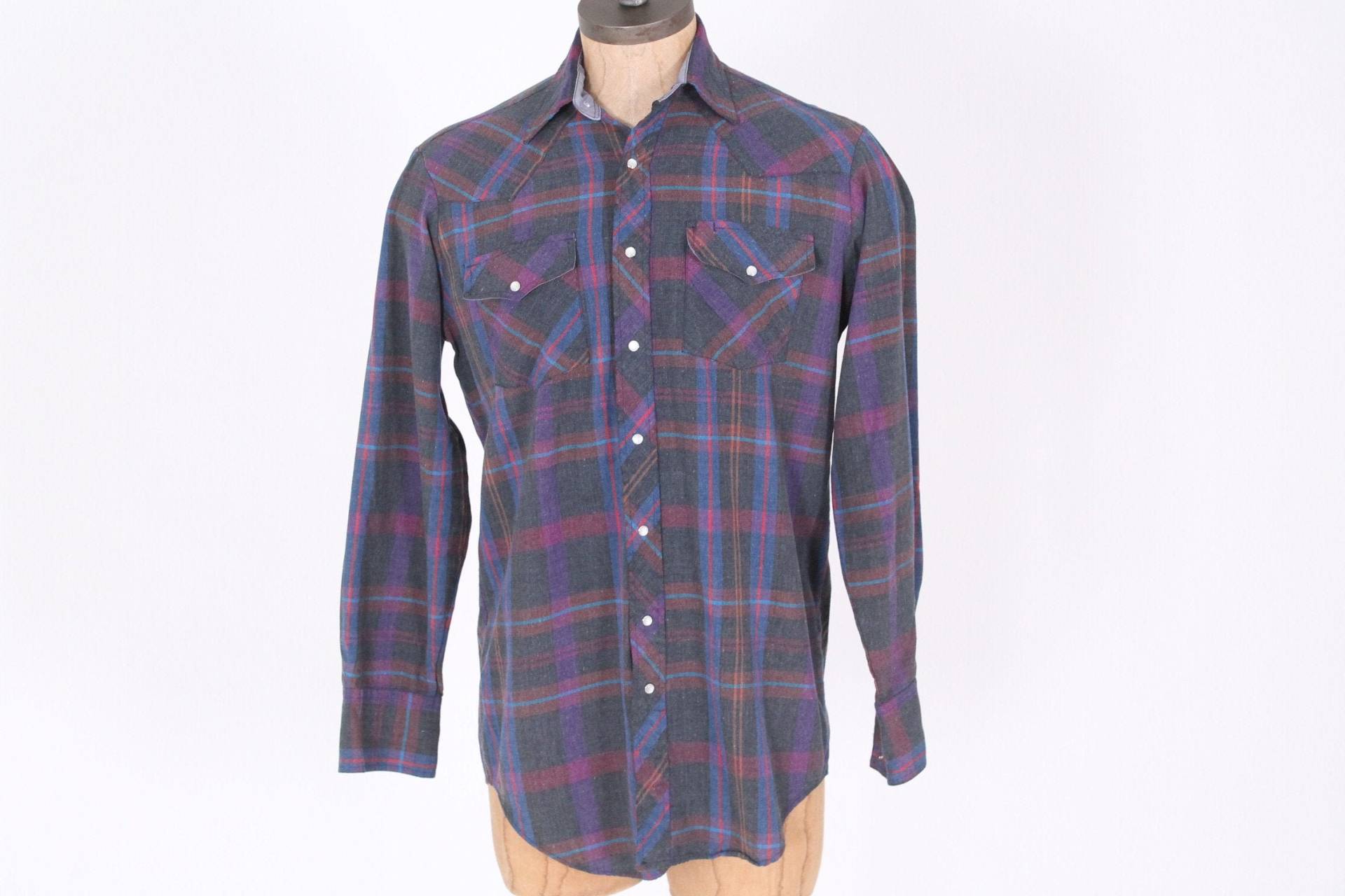 Vintage Grau Kariertes Western Druckknopf Frontshirt Größe Groß Cowboy Rodeo Landhaus 1980Er Jahre Plenge Trading Co Vintage Grau Kariertes Western Druckknopf Frontshirt Größe Groß Cowboy Rodeo Landhaus 1980Er Jahre Plenge Trading Co von mad4modvintage