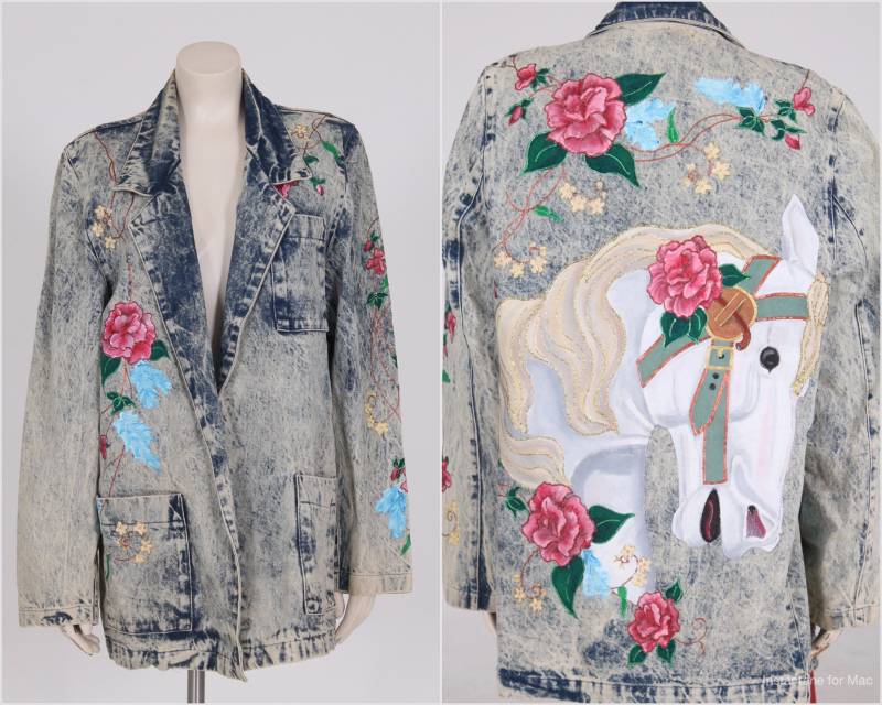 Vintage Handbemalte Acid Wash Jeansjacke Blau Denim Glitzerfarbe Karussell Pferd 1980Er 1990Er Midi Mantel Gr. M von mad4modvintage