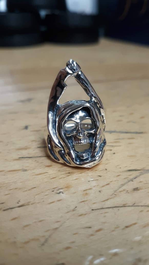 Grim Reaper Totenkopf Ring Grim Reaper Totenkopf Ring von maddogsilverworks