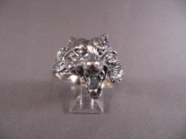 Knurrer-Wolf-Ring Knurrer-Wolf-Ring von maddogsilverworks