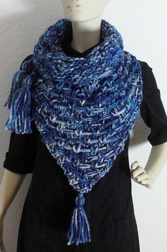 Dreiecks-Loop - Superdicke Wolle Blau von madebyJaneM