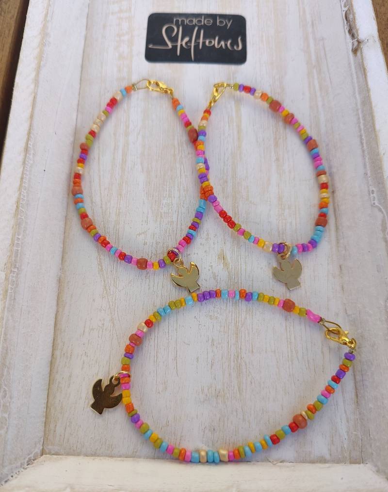 Schutzengel Armband Aus Perlen in Regenbogen-Farben/Goldener Engel Bunte Konfetti von madebySteftones