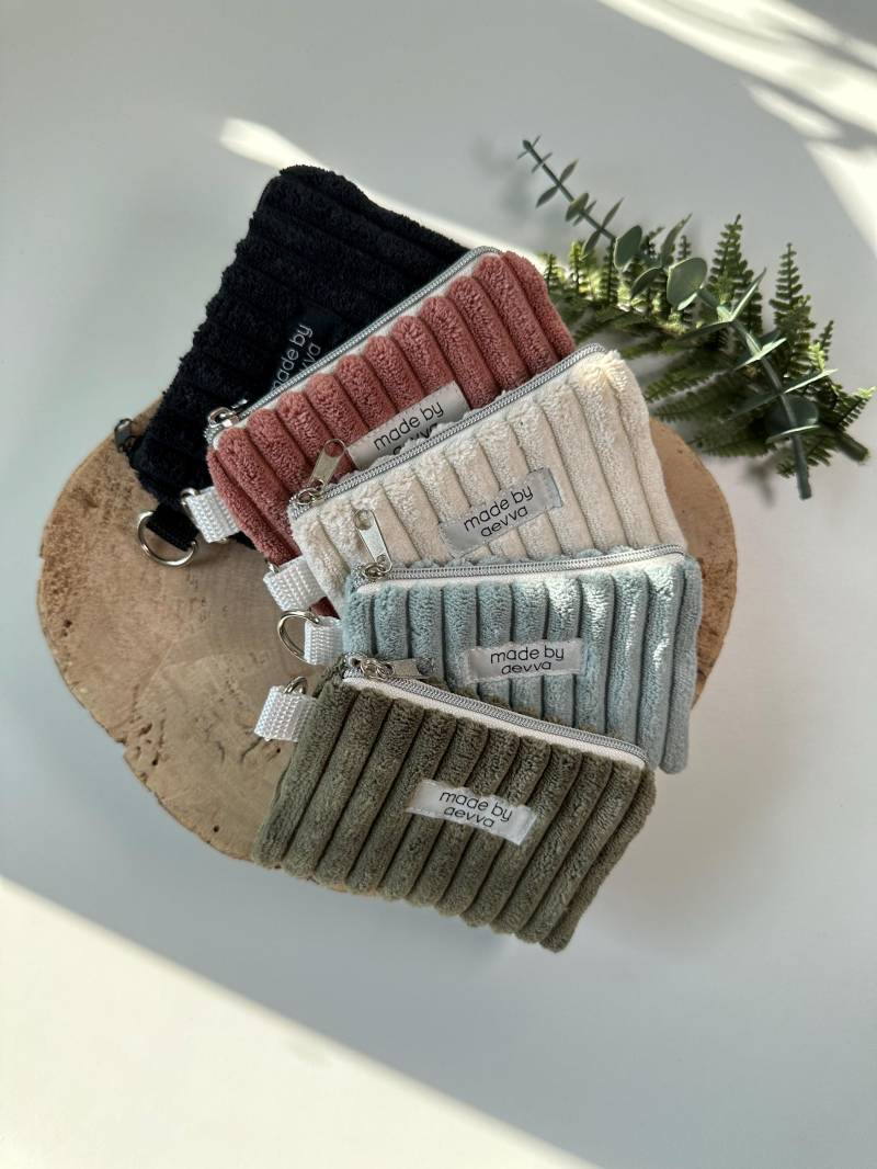Kleiner Handgemachter Mini-Geldbeutel Aus Breitem Cord in Verschiedenen Farben Mit D-Ring/Madebyaevva Handgemachtes Geschenk von madebyaevva