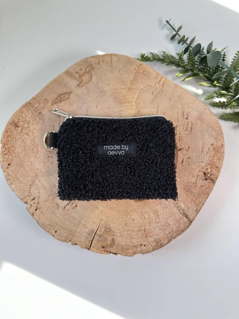Kleiner Handgemachter Mini-Geldbeutel Aus Teddystoff in Schwarz Mit D-Ring/Madebyaevva Handgemachtes Geschenk von madebyaevva