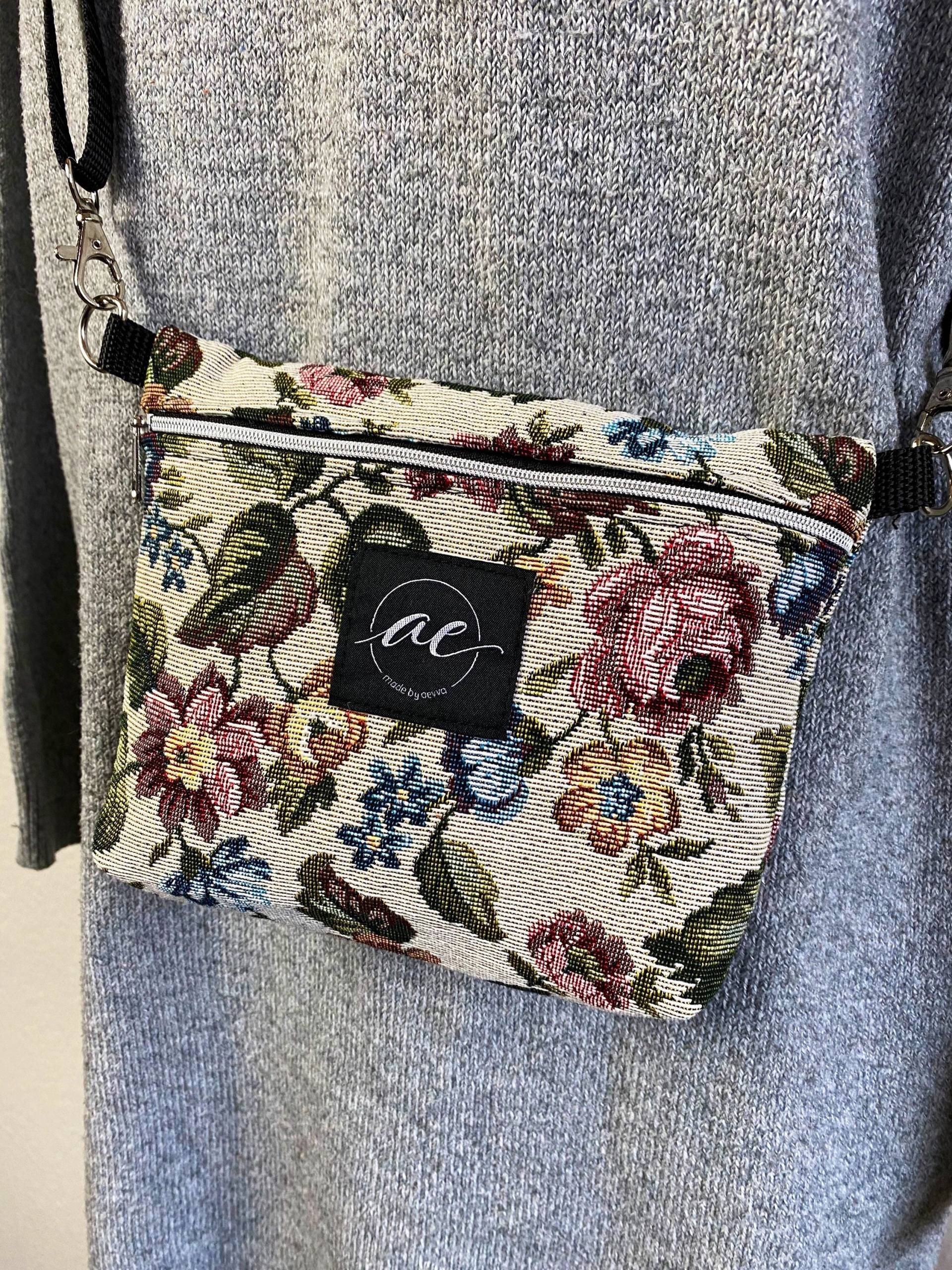 Umhängetasche Klein Aus Stoff Mit Blumenmuster Innentasche | Damen & Herren Madebyaevva von madebyaevva