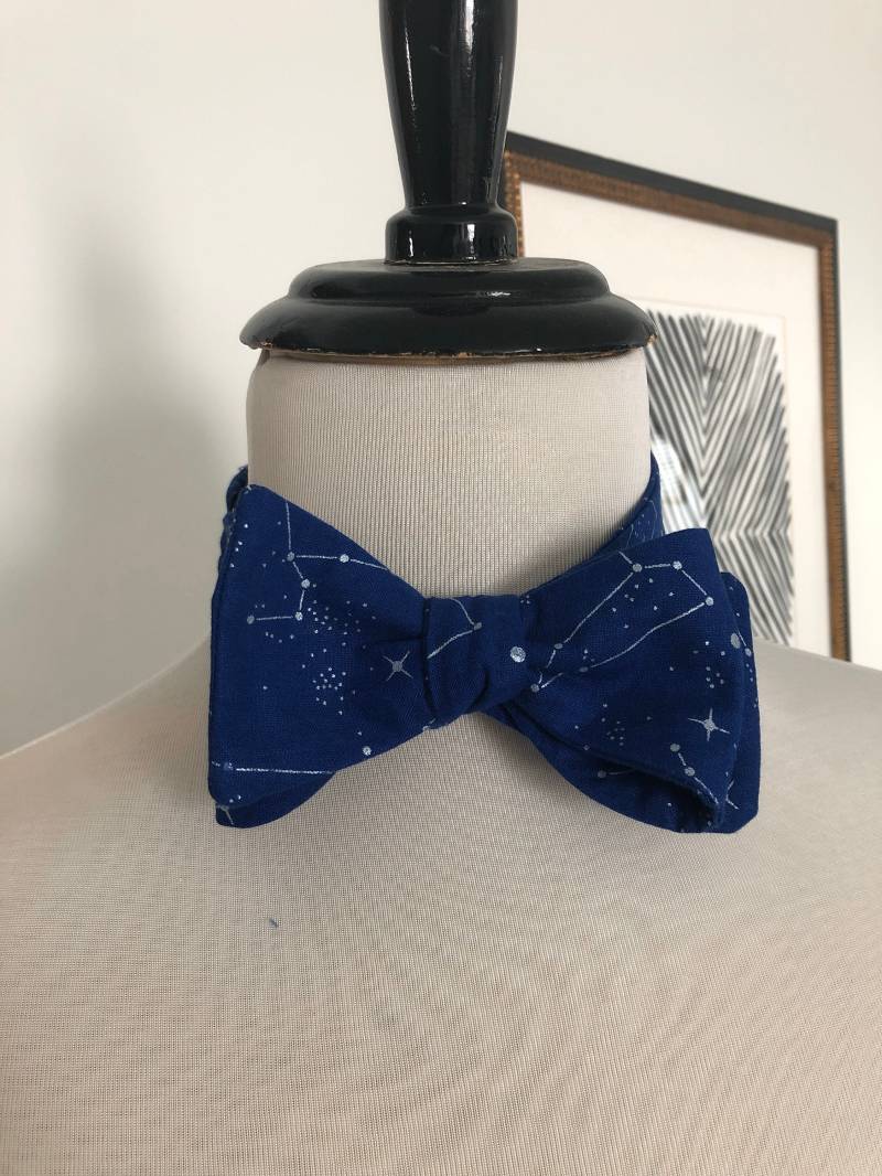 Erwachsene Navy Constellation Fliege Erwachsene Navy Constellation Fliege von madebygigishands