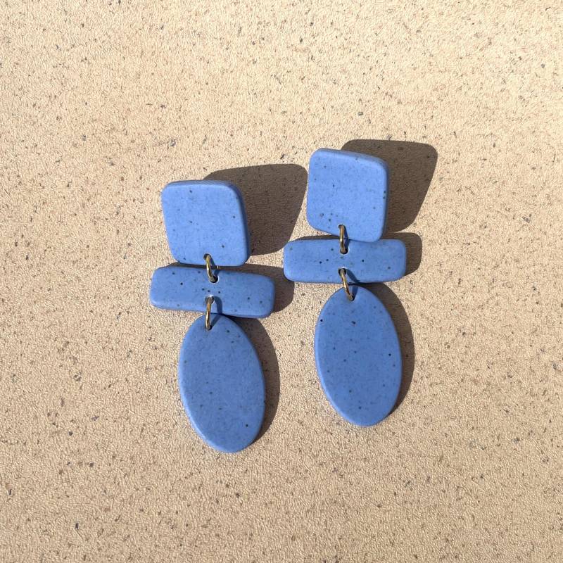 Blaue Gliederohrringe | Leichte Hellblaue Ohrringe Polymer Clay Earrings Fimo Statement von madebyhalli