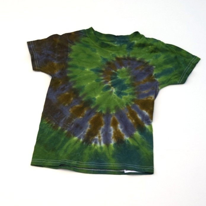 Camo Spiral ~ Tie Dye Baby Kurzarm T-Shirt | Fruit Of The Loom Jugendgröße 4T | Einzelstück von madebyhippies