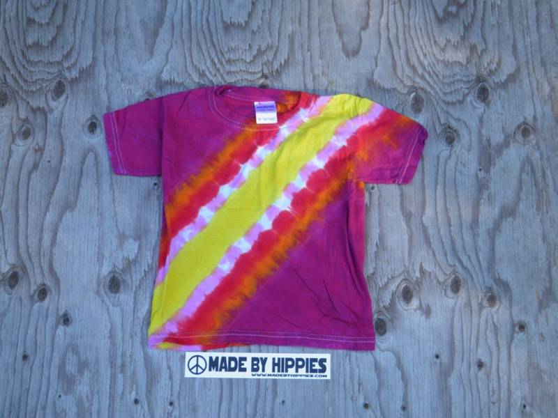 Dune Buggy Bandolier Tie Dye T-Shirt | Gildan Jugend Größe Xs | Unikat von madebyhippies