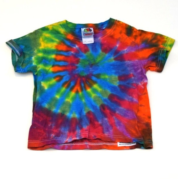 Rainbow Spiral ~ Tie Dye Baby Kurzarm T-Shirt | Fruit Of The Loom Jugend Größe 2/4 Xtra Small(Unikat von madebyhippies
