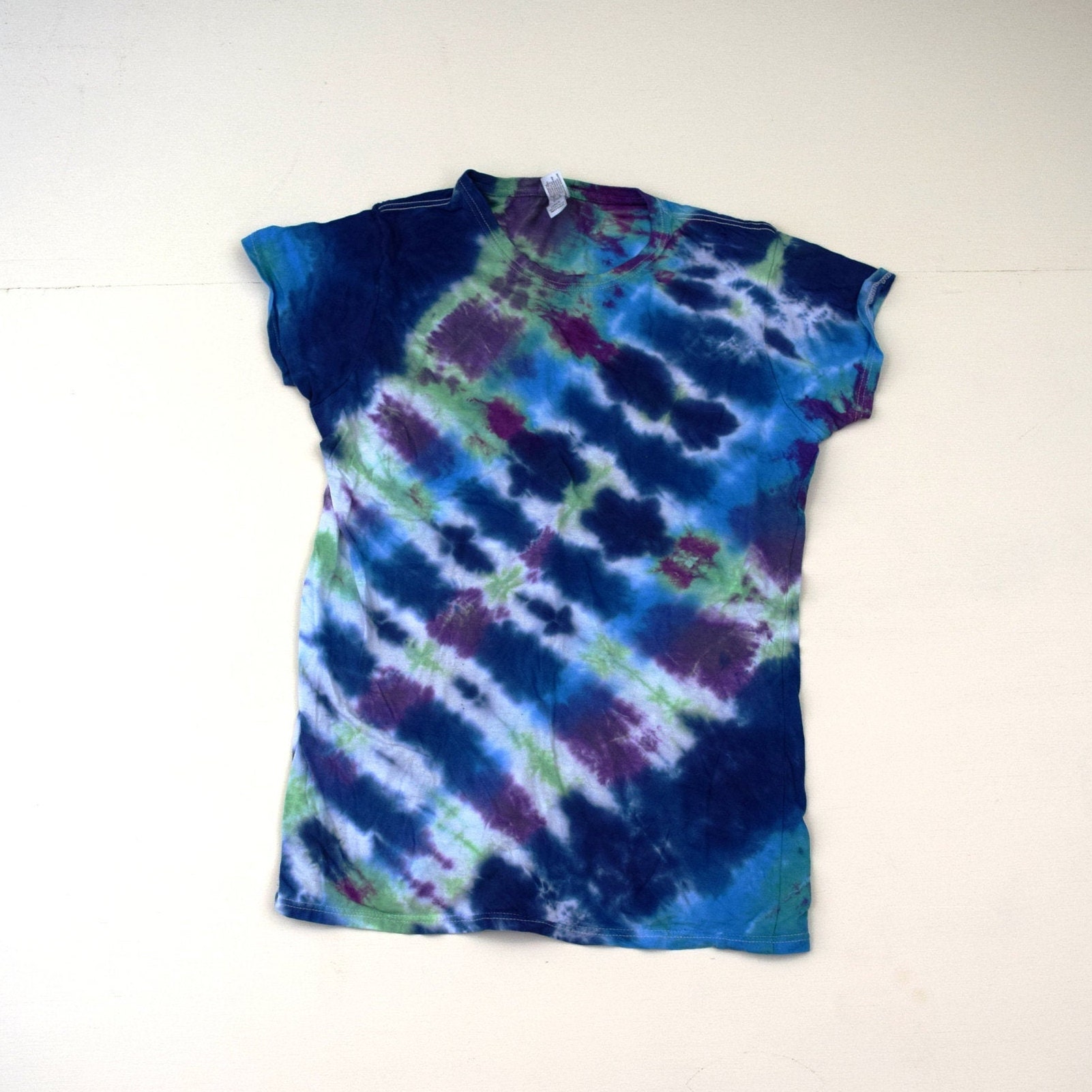 Reflection River ~ Tie Dye T-Shirt | Gildan Softstyle Damen Junior Größe Xl Ist Gleich Wie Erwachsene Medium | One Of A Kind von madebyhippies