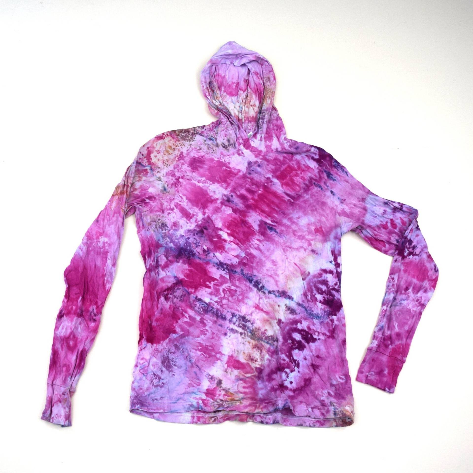 Snow Day Dye Collection #62 ~ Ice Tie Longsleeve T-Shirt Mit Kapuze | Bella Canvas Größe L | One Of A Kind von madebyhippies