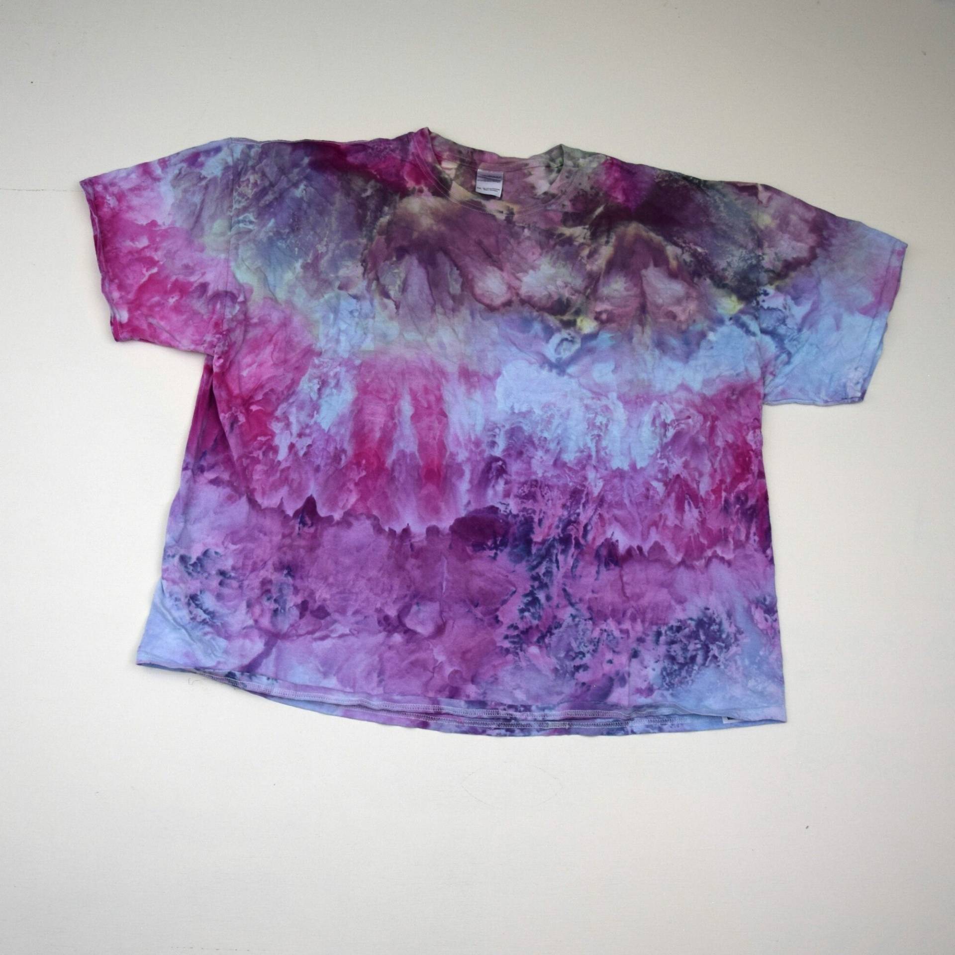 Snow Day Dye Collection #75 ~ Ice Tie T-Shirt | Gildan Ultra Cotton Size 3xl | One Of A Kind von madebyhippies