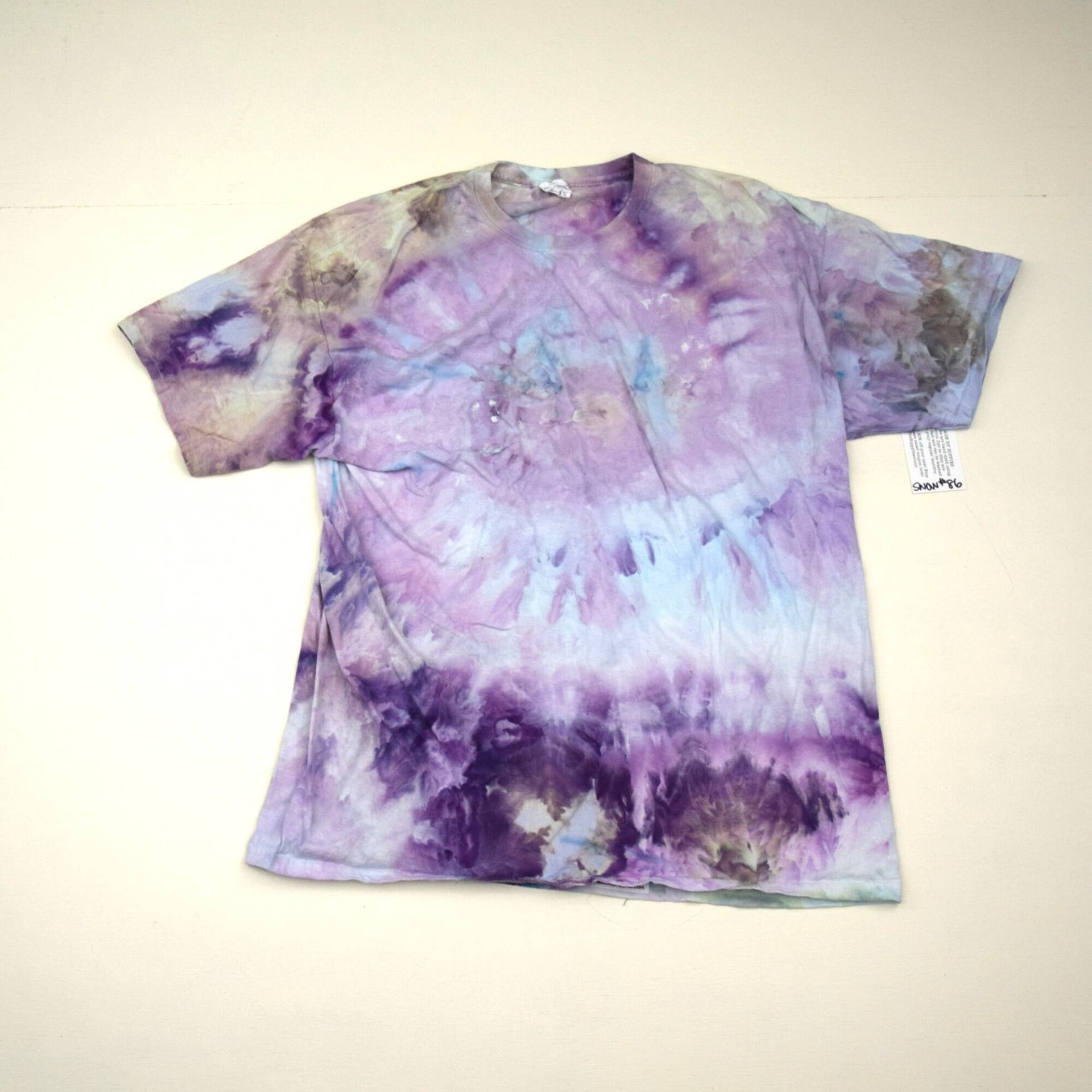 Snow Day Dye Collection #86 ~ Ice Tie T-Shirt | Fruit Of The Loom Hd Cotton Size Xl | One A Kind von madebyhippies