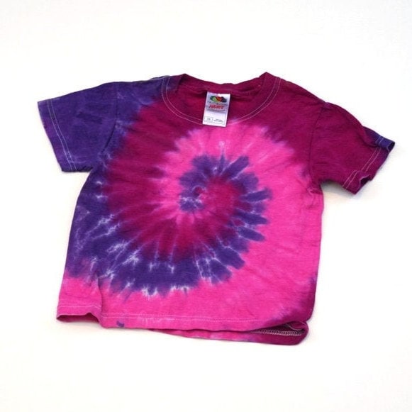 Sweet Spiral ~ Tie Dye Baby Kurzarm T-Shirt | Fruit Of The Loom Jugend Größe 2/4 Xtra Small(Einzelstück von madebyhippies