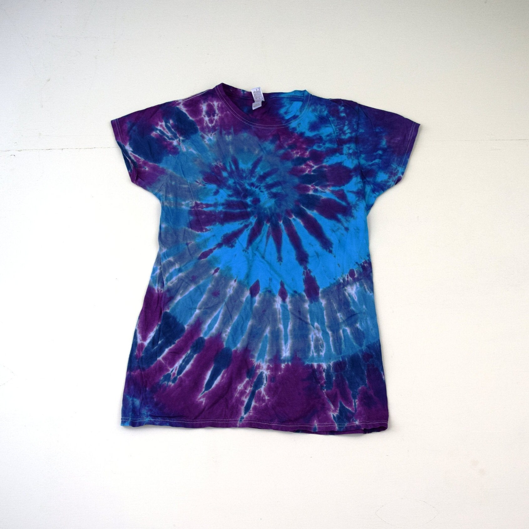strudel ~ Spiral Tie Dye T-Shirt | Gildan Softstyle Damen Junior Größe Xl Ist Gleich Wie Erwachsene Medium | One Of A Kind von madebyhippies