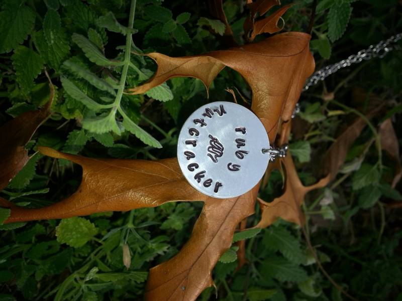 Handstamped Personalisierte Nussknacker Collier, Name Halskette, Erwägungsgrund Ballett, Pointe, Tanz Schmuck Handstamped Personalisierte Nussknacker Collier, Name Halskette, Erwägungsgrund Ballett, Pointe, Tanz Schmuck von madebyjana