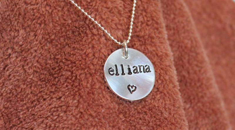 Handstamped Personalisierte Sterlingsilber Namen Charm Nur - 5/8 Zoll-Scheibe von madebyjana