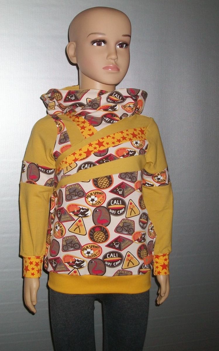 Kaputzenshirt Gr. 98 von madebymabeDesign