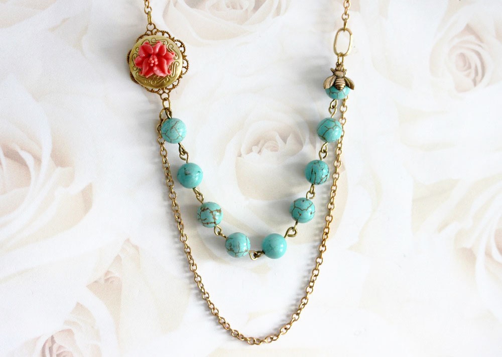 Blumen Medaillon Halskette Türkis Perlen, Messing Bienen Anhänger von madebymoe