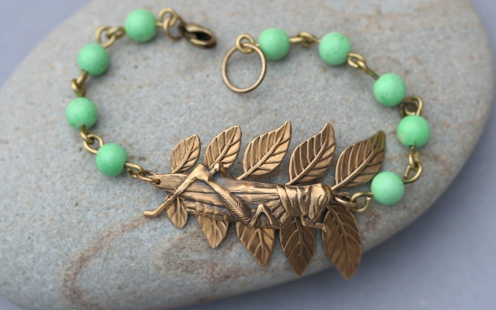 Messing Grashüpfer Armband Vintage Blatt & Türkis Stein Schmuck von madebymoe